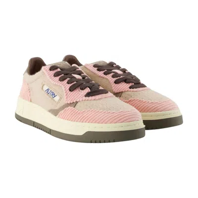 Autry Medalist Low Sneaker In Multi