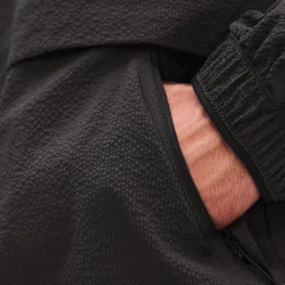 On Performance Volt Jacket In Black