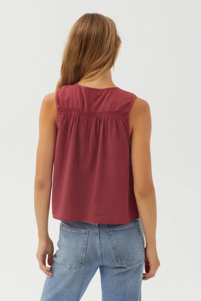 Bella Dahl Sleeveless Pullover In Brown