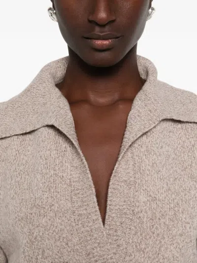 Ely Ely Spread-collar Sweater In Neutral