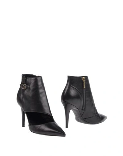 Tamara Mellon Ankle Boot In Black