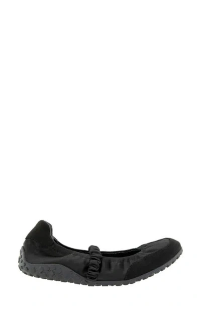 Bcbgeneration Omaya Mary Jane Flat In Black