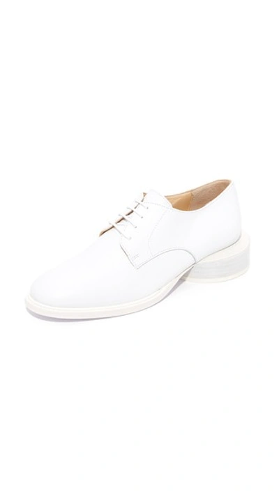 Shop Jacquemus Clown Oxfords In White