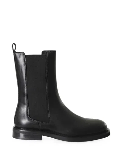 Poeve Elasticated-side Ankle Boots In Black