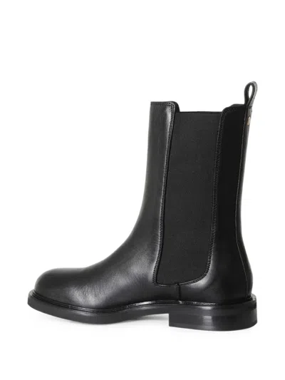 Poeve Elasticated-side Ankle Boots In Black
