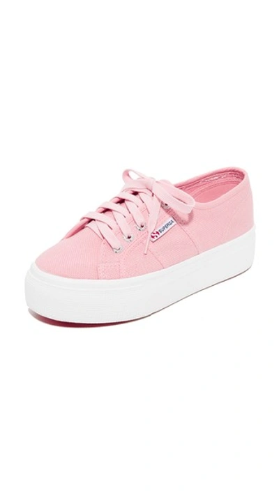 Superga 2790 厚底运动鞋 In Vintage Light Pink