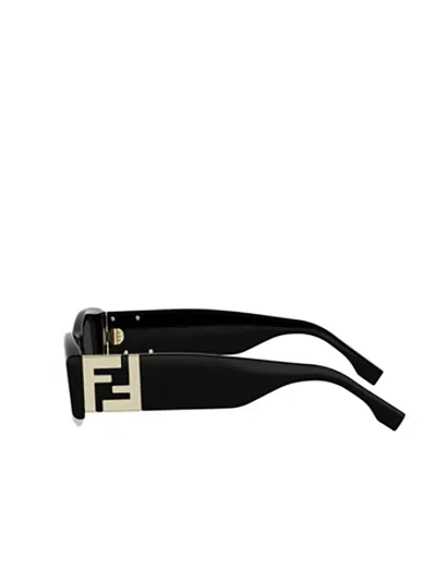 Fendi Fe40204i Rectangular Acetate Sunglasses In Black