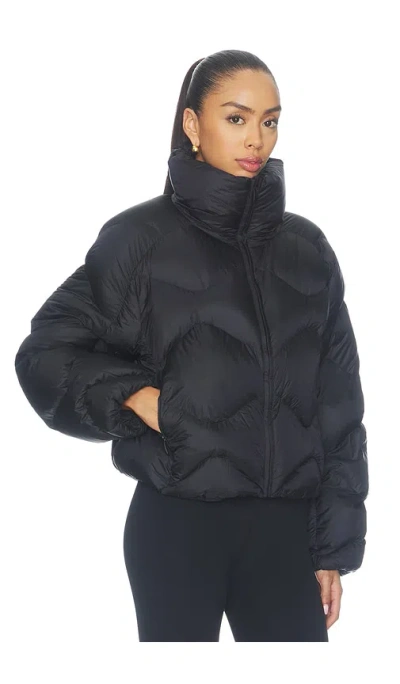 Lululemon 패딩자켓 In Black