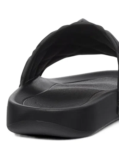 Mcm Quilted Diamond Logo-embossed Slides In Black