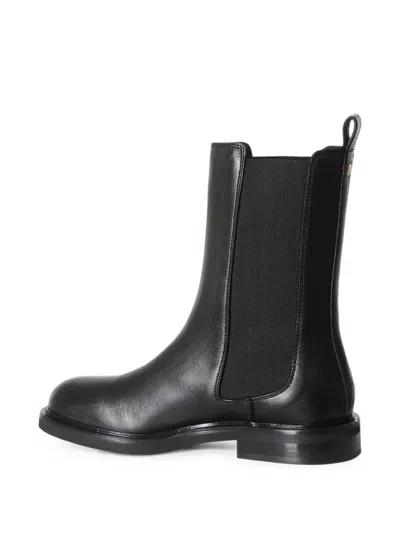 Poeve Elasticated-side Ankle Boots In Black