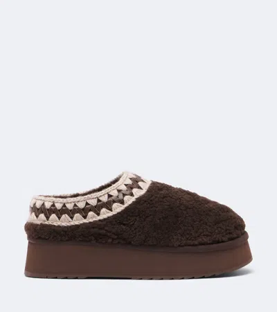 Mou Shearling Platform Mules In Brown