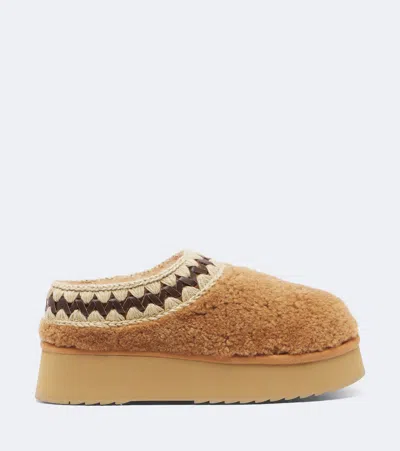 Mou Shearling Platform Mules In Brown