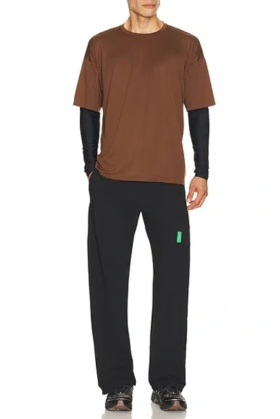 District Vision Compression Boxy Training Tee In Brown