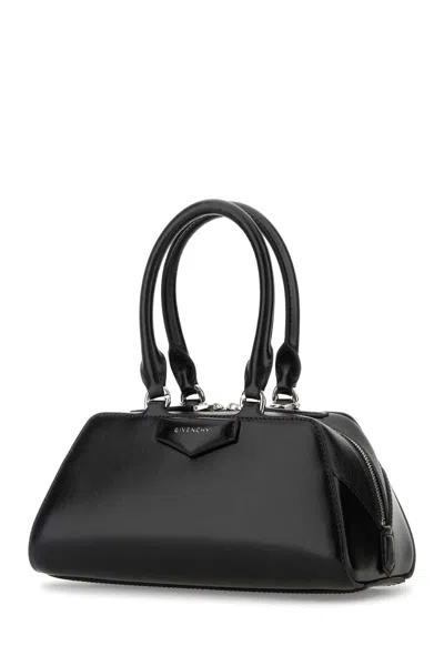 Givenchy 纪梵希黑色皮革迷你安提戈纳东西方手提包 In Black