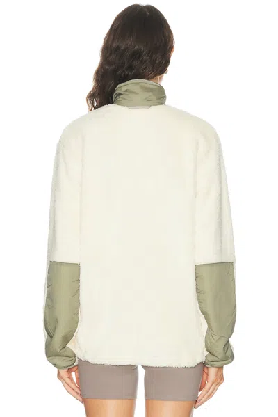 On Ascent Fleece Jacket In White