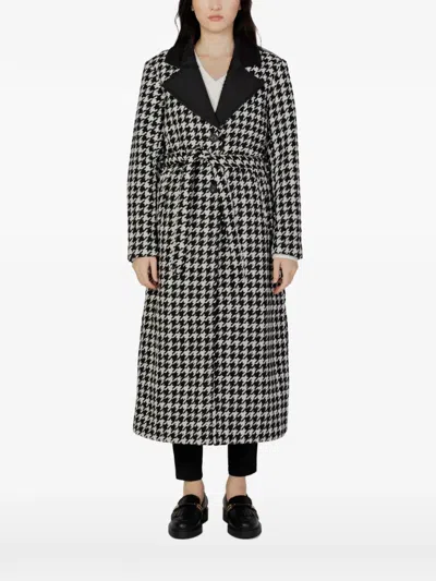 Only Houndstooth-pattern Belted Coat In Black
