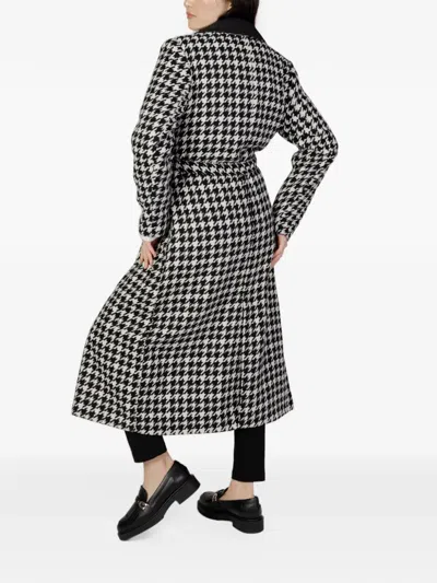 Only Houndstooth-pattern Belted Coat In Black