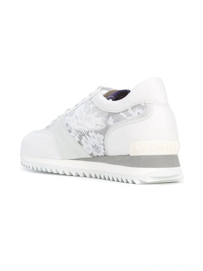 Shop Le Silla Sneakers Mit Spitzeneinsätzen In White