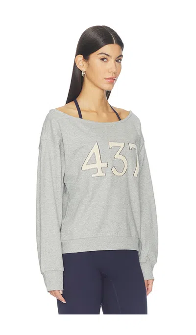 437 The Studio Sweatshirt In Gray