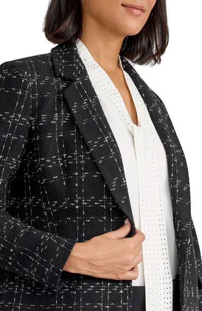 Kasper One-button Plaid Blazer In Black