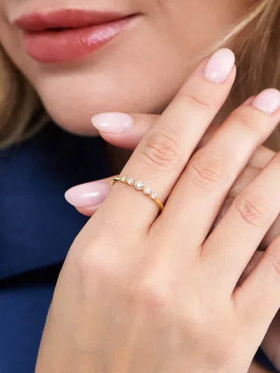 Devata Round Graduated Lab Grown Diamond Ring In Gold