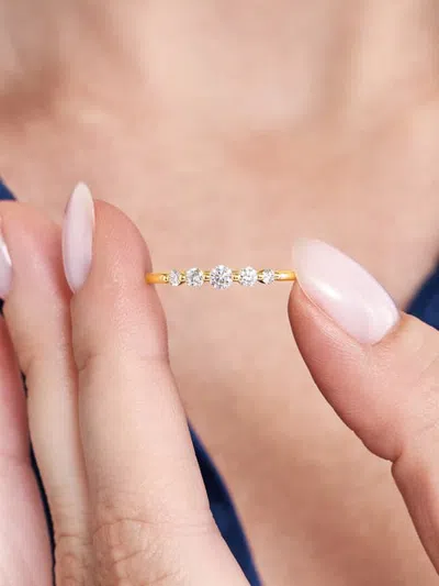 Devata Round Graduated Lab Grown Diamond Ring In Gold