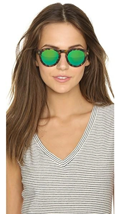 Shop Illesteva Leonard Matte Mirrored Sunglasses In Matte Tortoise/green