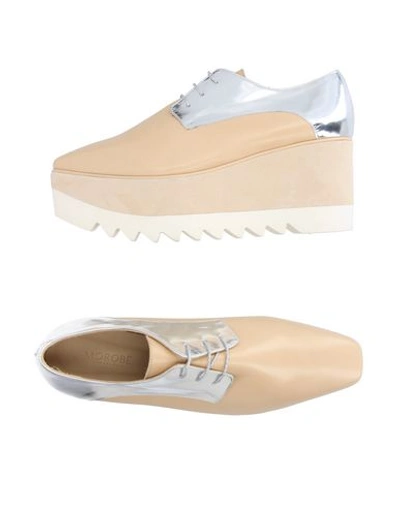 Morobē Laced Shoes In Beige