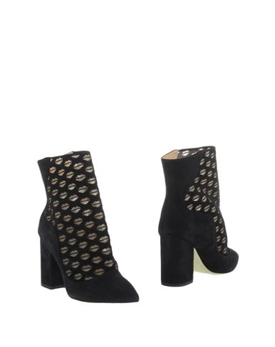 Giannico Ankle Boot In Black