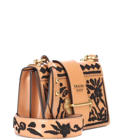 Assassin Overskyet Måling Prada Madras Embroidered Cahier Shoulder Bag In Bianco-nero | ModeSens