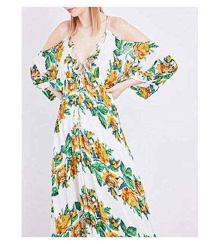 what to wear to a rehearsal dinner in the fall