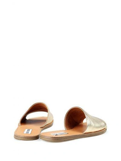Shop Steve Madden Kidd Laminated-leather Slide Sandals In Oro