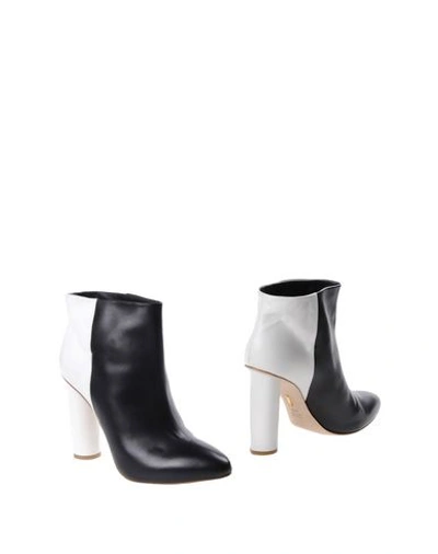 Maiyet Ankle Boot In Black