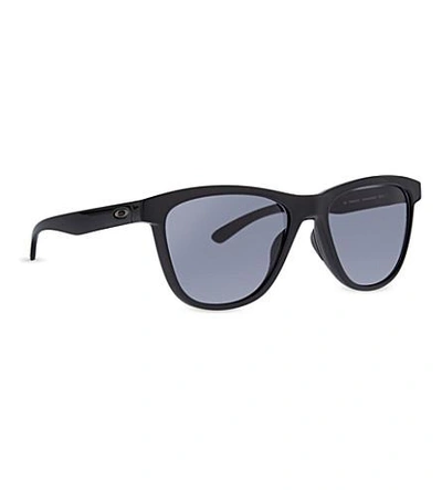 Shop Oakley Moonlighter Oo9320 Round-frame Sunglasses In Polished Black