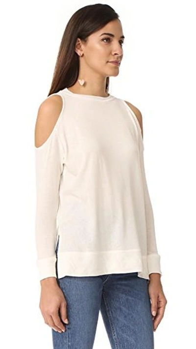 Shop Alice And Olivia Air Landon Cold Shoulder Tee In Off White