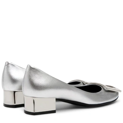 Shop Roger Vivier Belle De Nuit Pumps In Leather In Silver