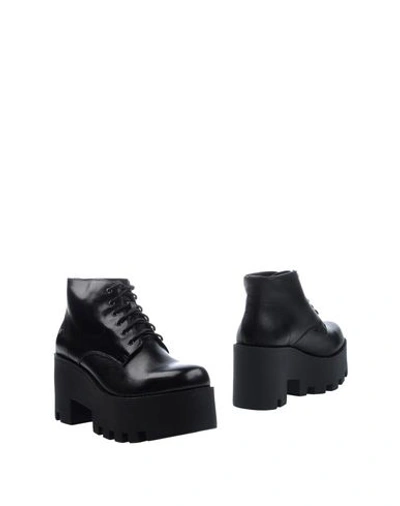 Shop Windsor Smith Ankle Boot In Black