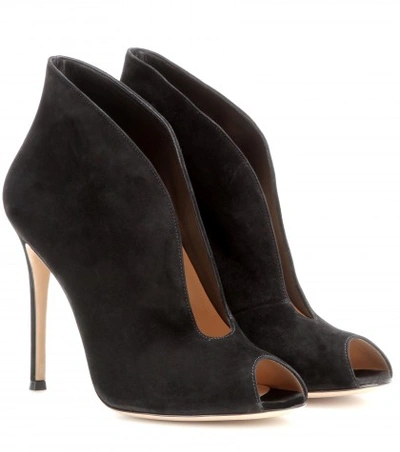 Gianvito Rossi Vamp Suede Peep-toe Ankle Boots In Llack