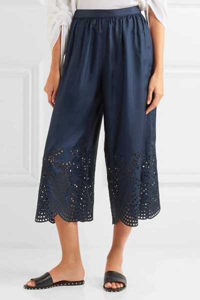 ALICE AND OLIVIA EDEN CROPPED BRODERIE ANGLAISE-TRIMMED SILK-SATIN PANTS 