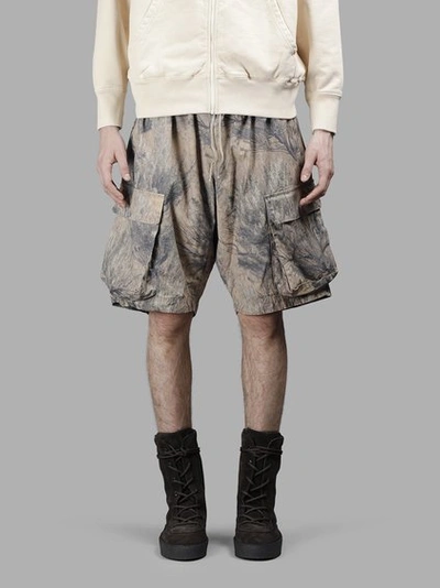 専用 Mサイズ  YEEZY  CAMOUFLAGE SHORTS 35280671?w=400