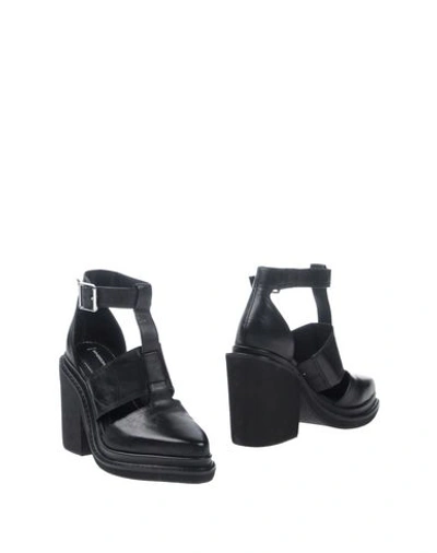 Windsor Smith Ankle Boot In Black