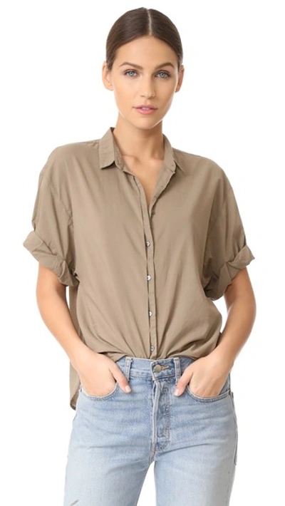 Xirena Chance Short Sleeve Button Down In Moss