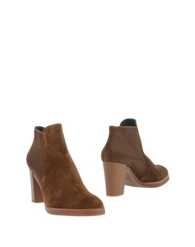 Castaã±er Ankle Boot In Cocoa