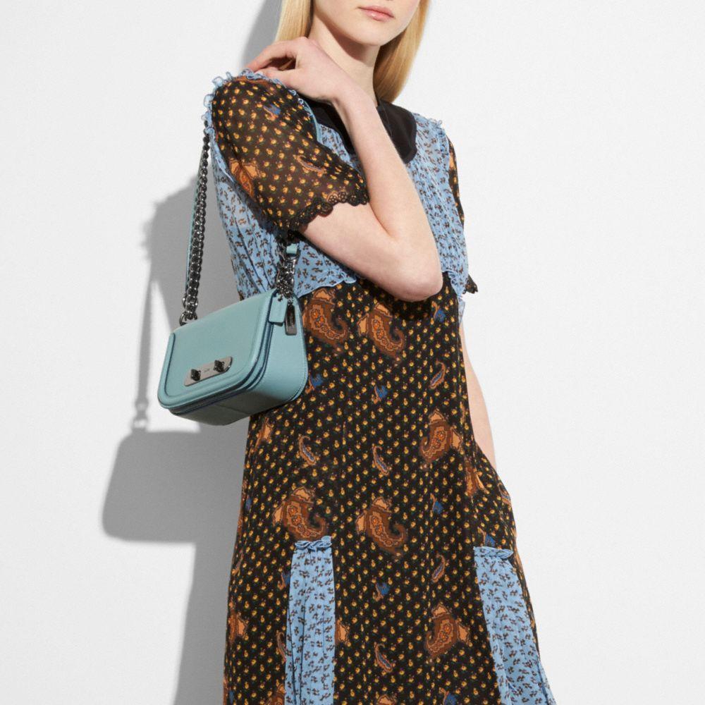 coach swagger shoulder bag 25