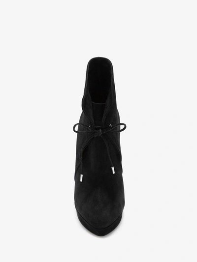 Shop Alexander Mcqueen Stiefeletten Mit Hornabsatz