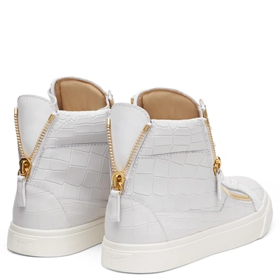 Shop Giuseppe Zanotti - White Calf Leather Sneakers Nicki