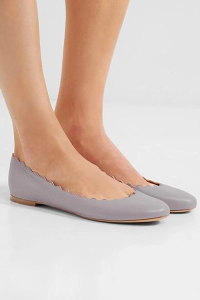 Shop Chloé Lauren Scalloped Leather Ballet Flats In Gray