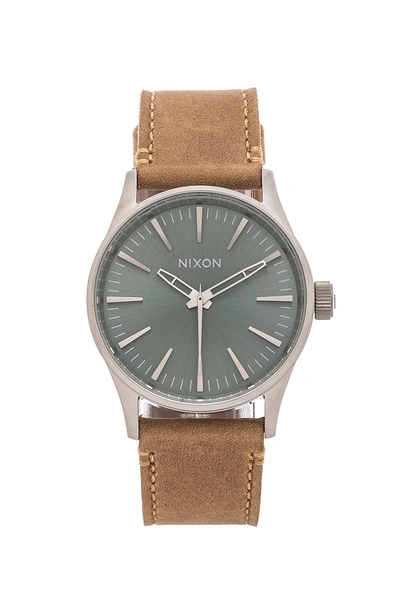 Nixon The Sentry 38 Leather In Saddle & Sage
