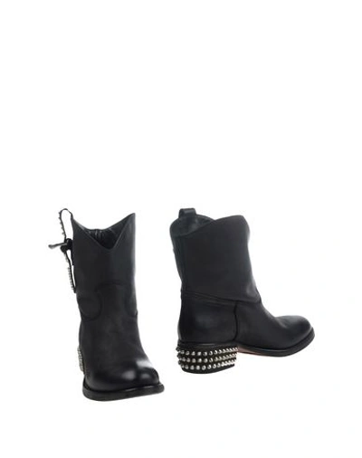 Strategia Ankle Boot In Black