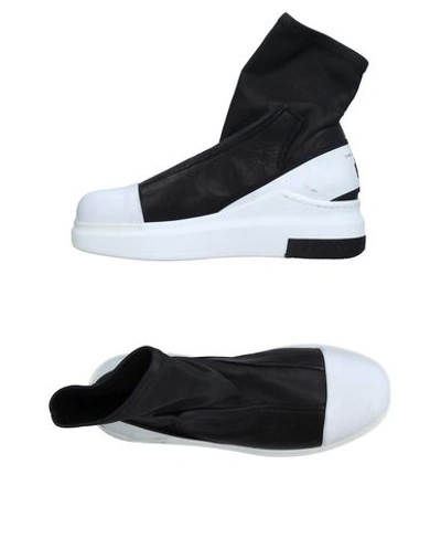 Cinzia Araia Sneakers In Black